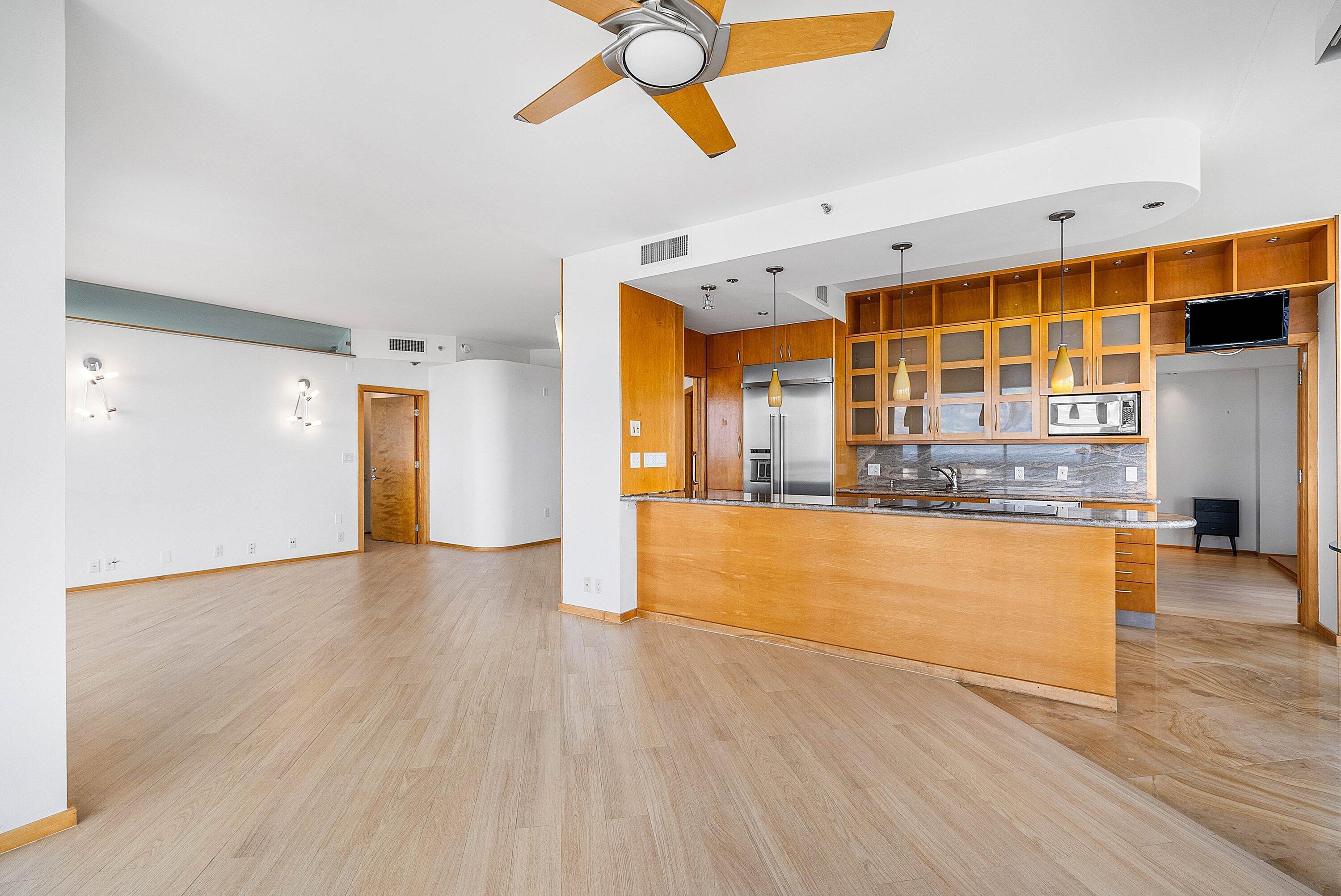 MYSTIC POINTE TOWER 400 CONDO - Residential