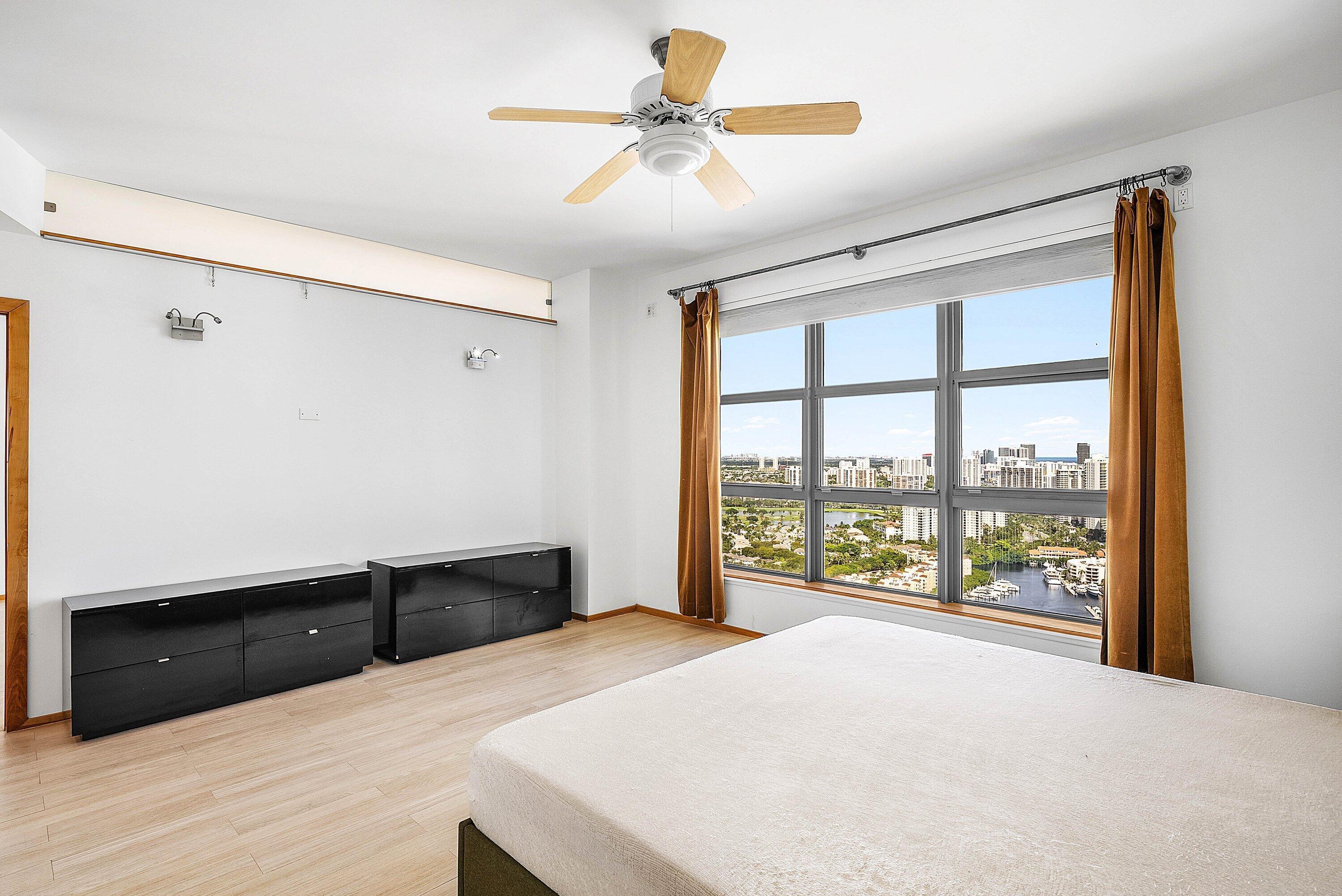 MYSTIC POINTE TOWER 400 CONDO - Residential