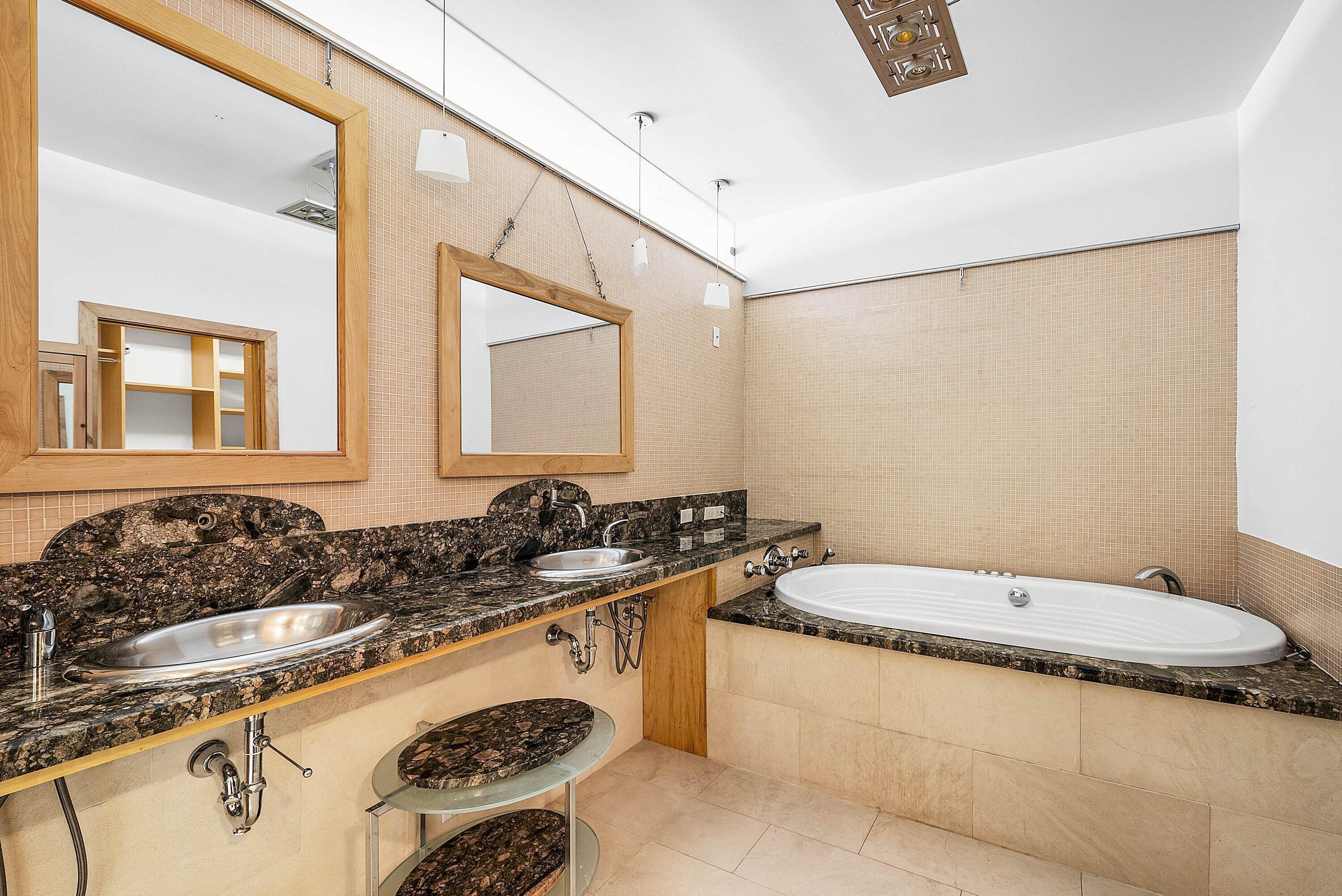 MYSTIC POINTE TOWER 400 CONDO - Residential