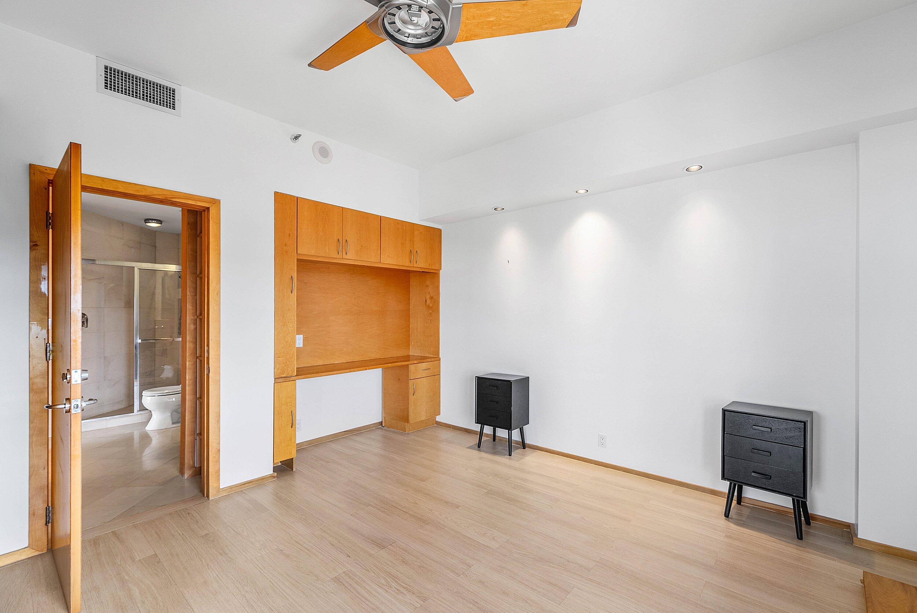 MYSTIC POINTE TOWER 400 CONDO - Residential