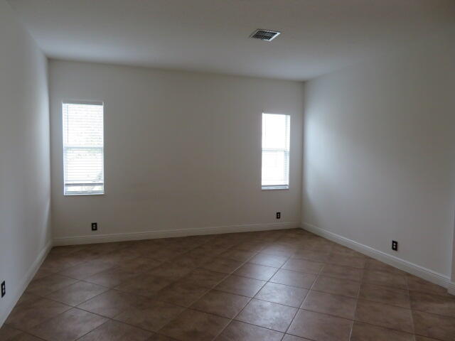 MAGNOLIA LAKES AT ST LUCIE WEST PHASE 2 - Residential Lease