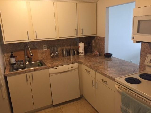 200 Leslie Drive 1117