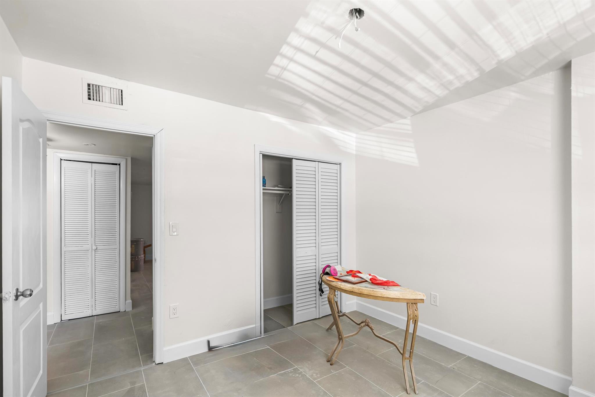 AMD PLAT VENICE HEIGHTS - Residential Lease