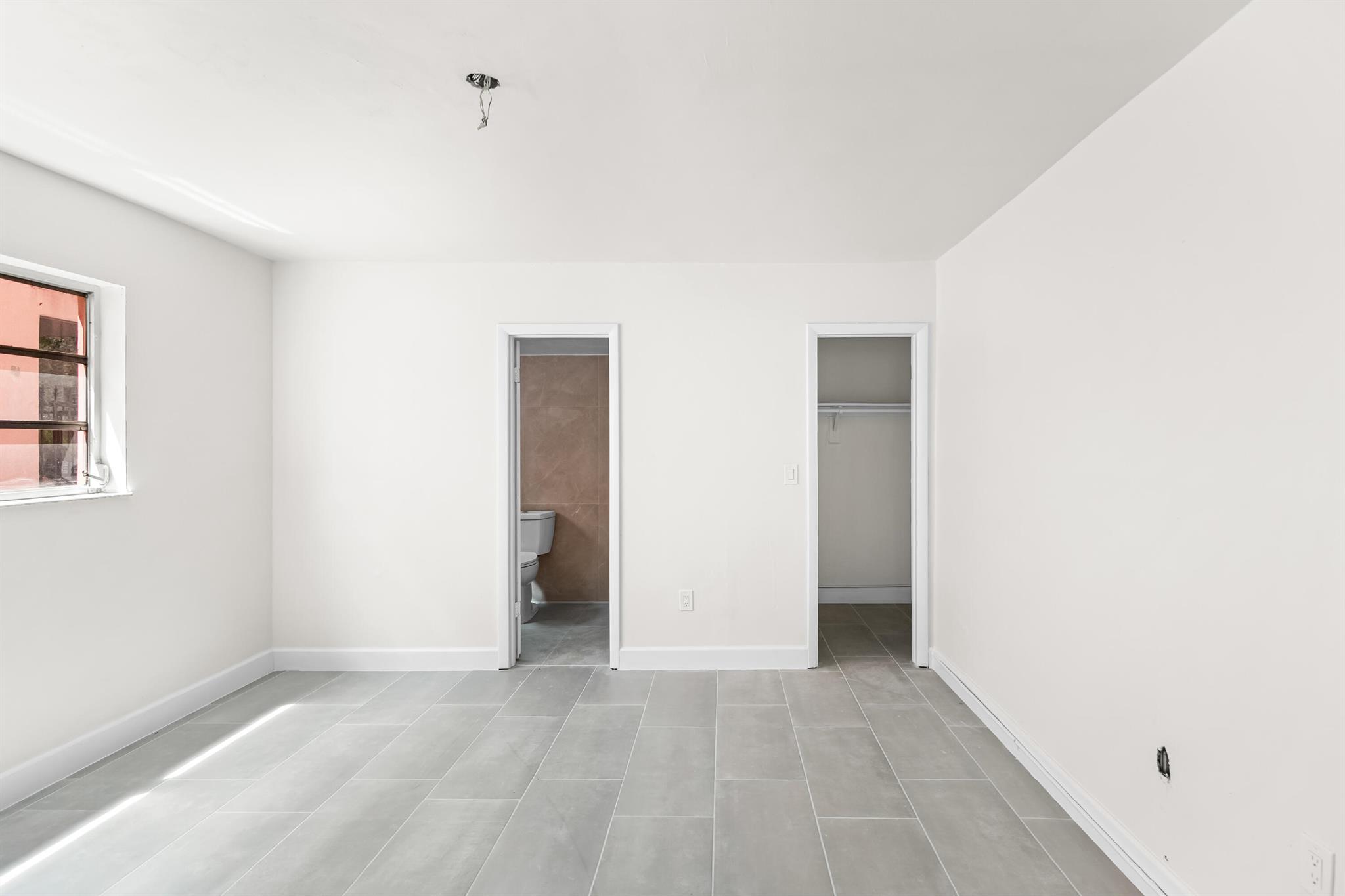 AMD PLAT VENICE HEIGHTS - Residential Lease