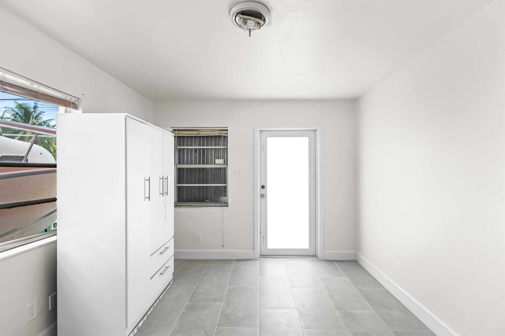 AMD PLAT VENICE HEIGHTS - Residential Lease