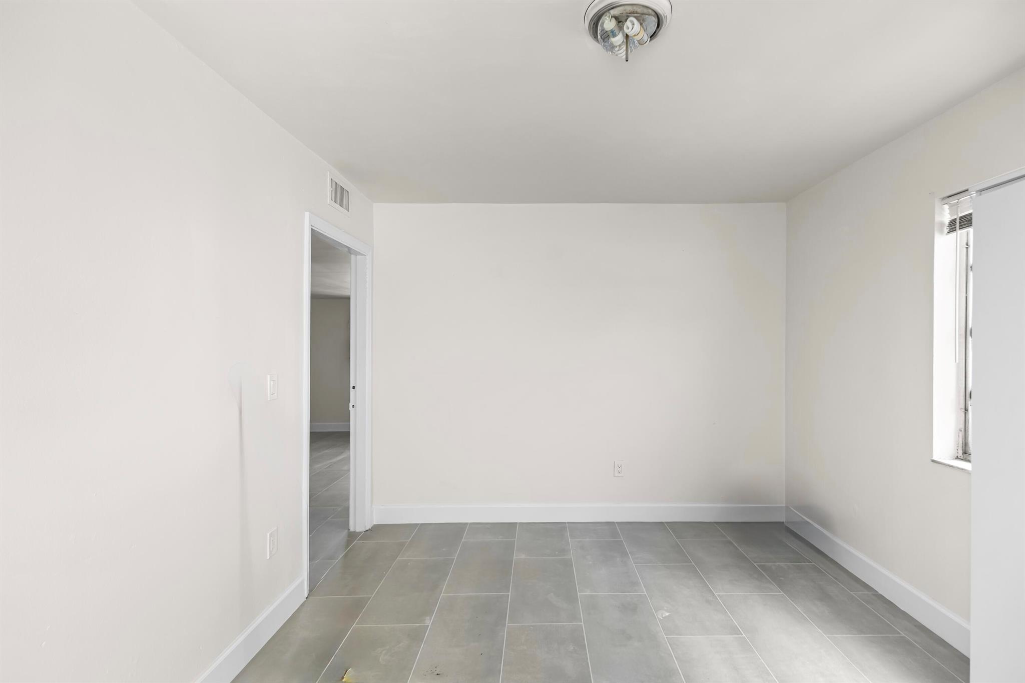 AMD PLAT VENICE HEIGHTS - Residential Lease