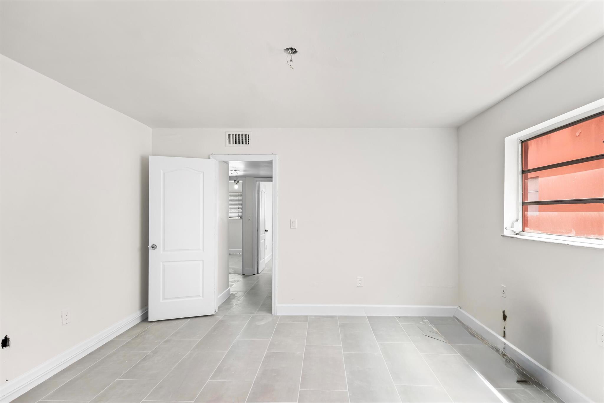 AMD PLAT VENICE HEIGHTS - Residential Lease