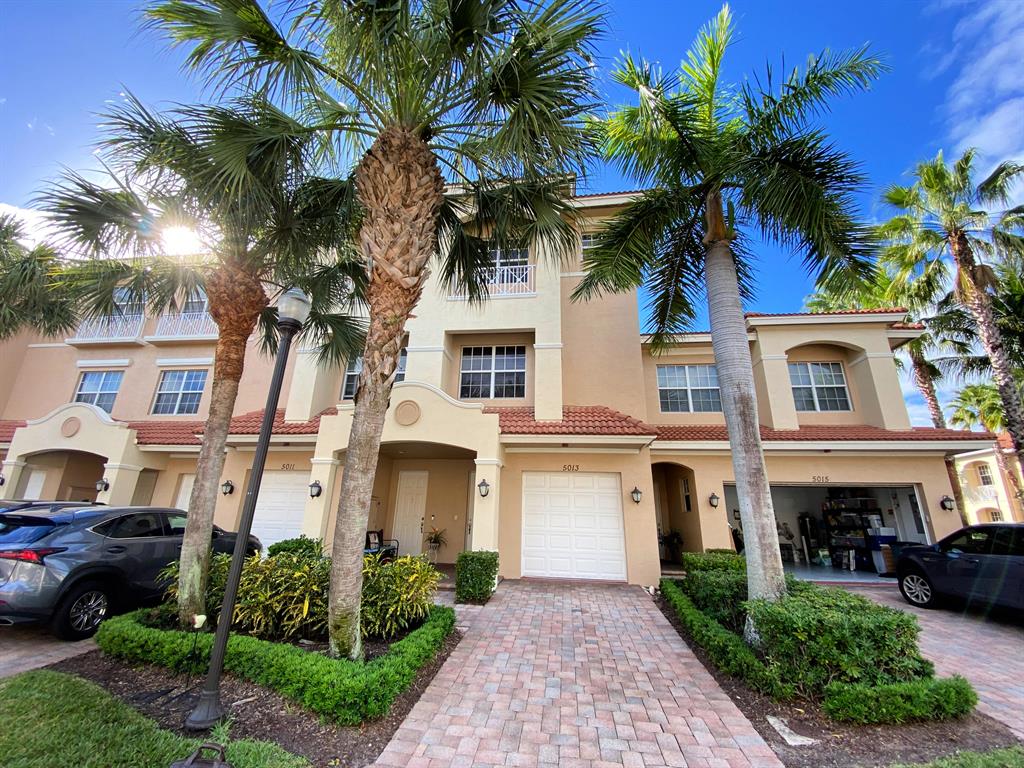 This spacious, Mediterranean style townhome offers 3 bedrooms, 3 1/2 baths, bonus office/den, hurricane impact windows, granite counters, stainless steel appliances, plantation shutters and a new AC. Cielo is a gated community that's conveniently located at the Shops of Donald Ross Village and features a resort style pool. You'll find Alton Town Center, Downtown Abacoa, The Gardens Mall and Juno Beach are all located just minutes away. 10 Bars and Restaurants are all within walking distance.