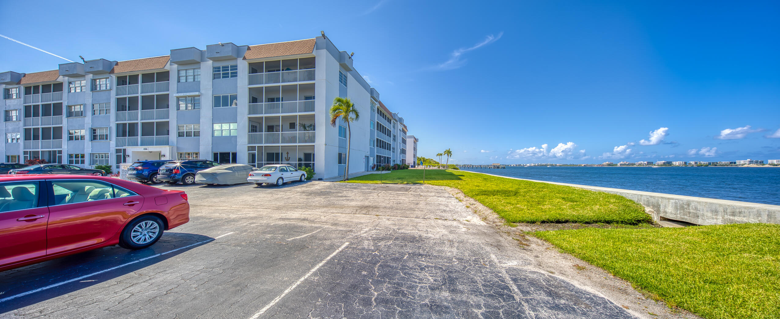 1516 S Lakeside Drive 205