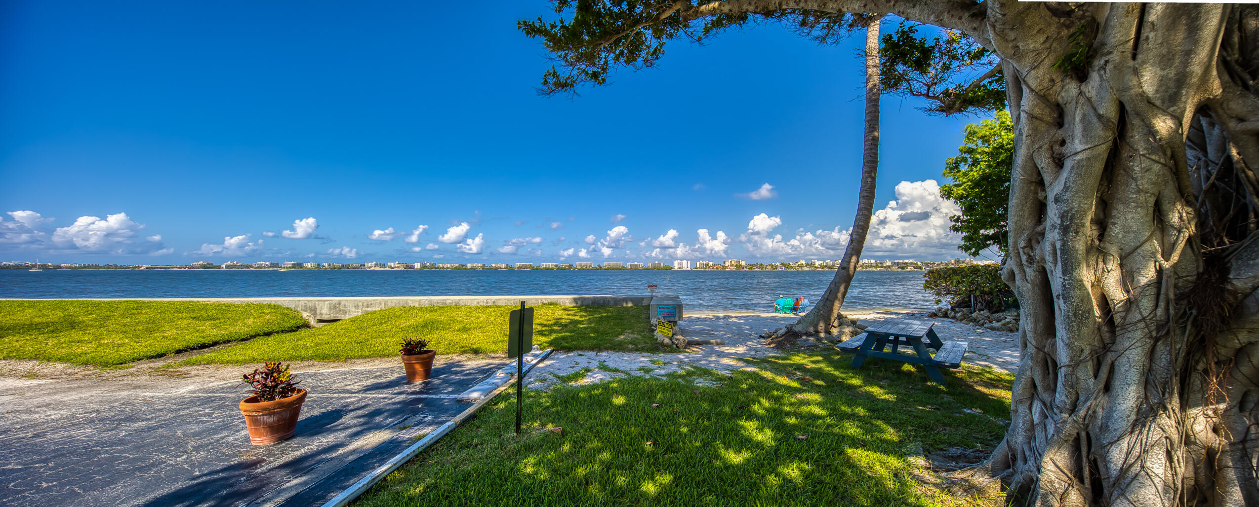 PALM LAKE 1 CONDO - Residential