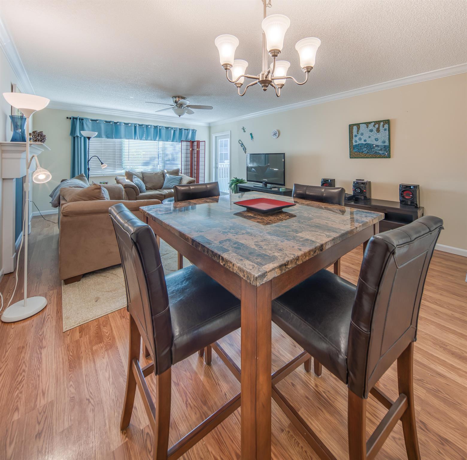 1516 S Lakeside Drive 205, Lake Worth Beach, FL, 33460/$220,000 1 1516 S Lakeside Drive 205