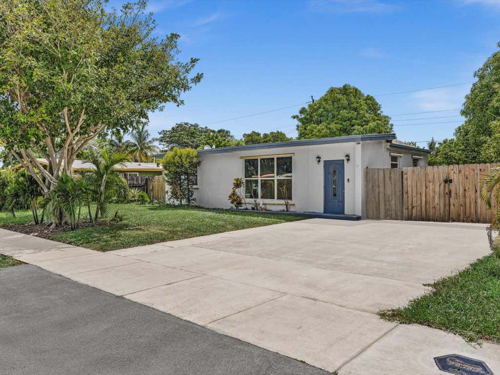 Photo of 1580 NE 43RD Court, Pompano Beach, FL 33064 (MLS # B26067982)