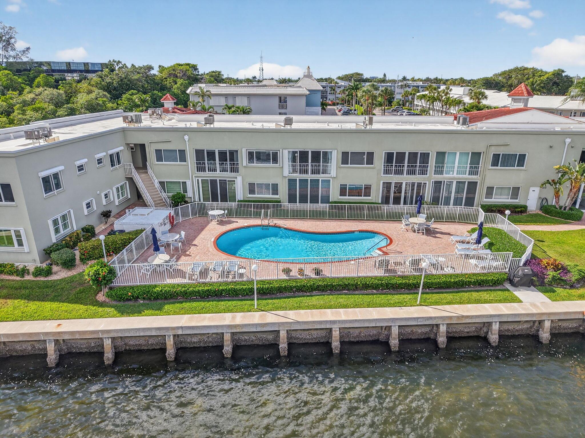 INTRACOASTAL TERRACE COND - Residential