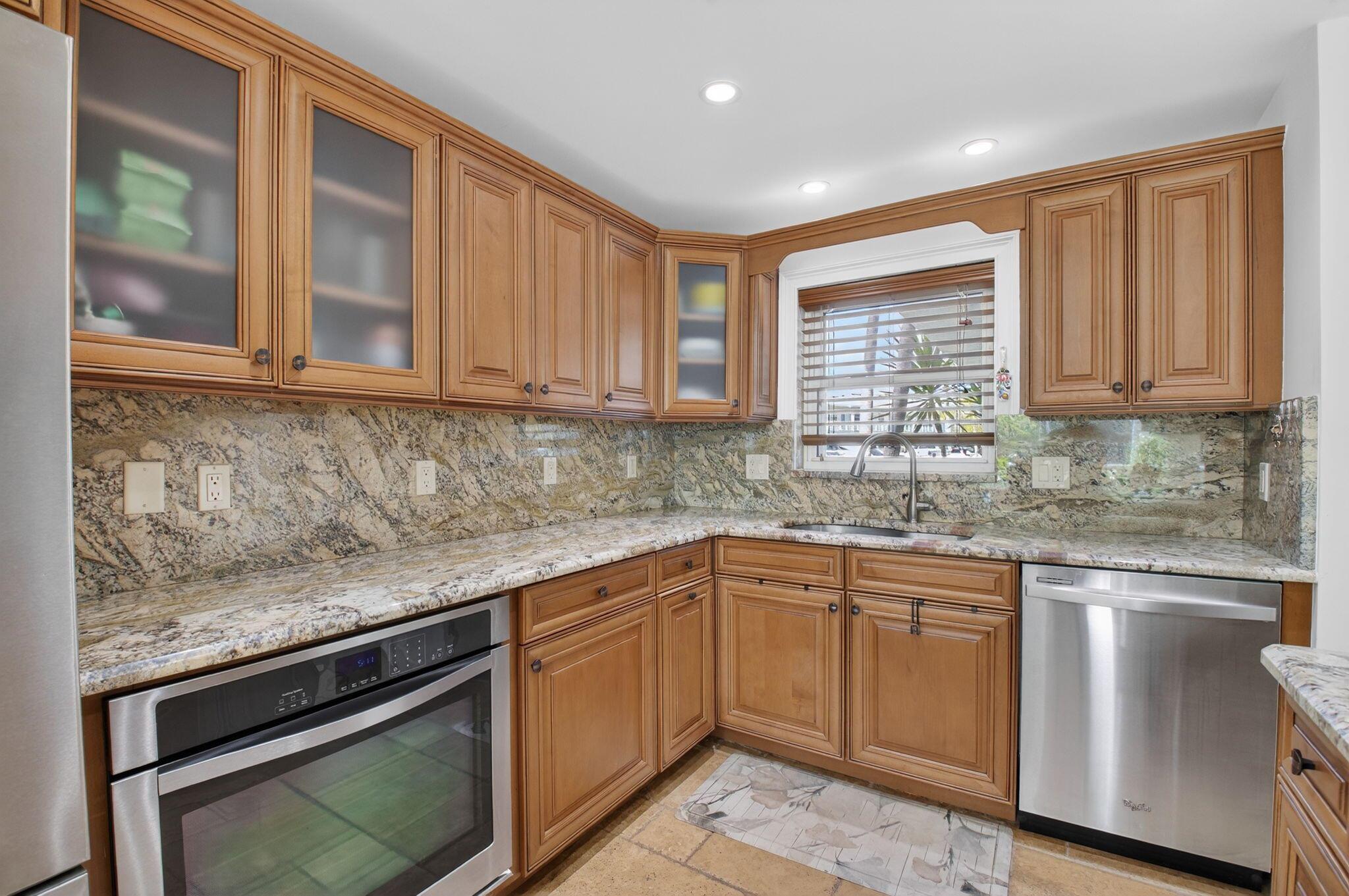 INTRACOASTAL TERRACE COND - Residential