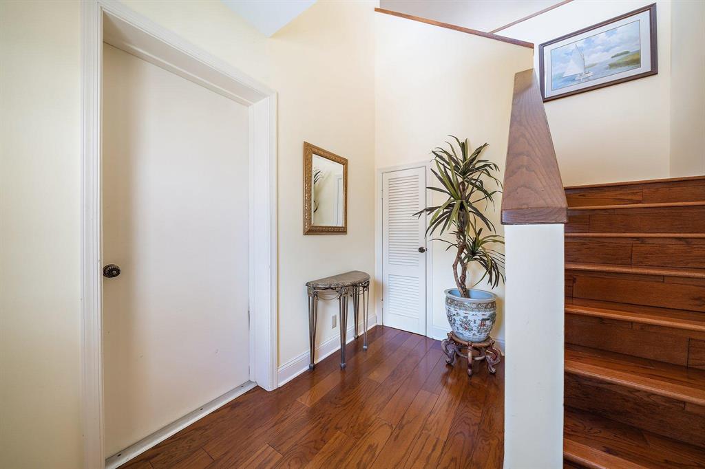 WATERBEND AT JONATHANS LANDING CONDO - Residential