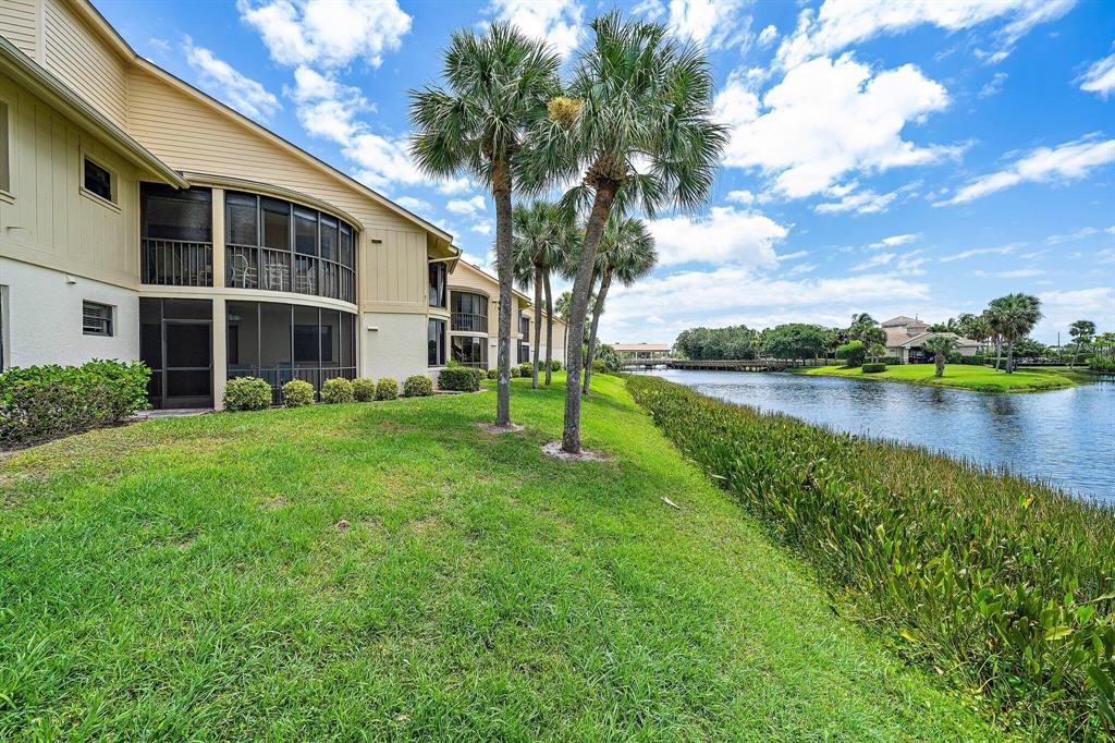 WATERBEND AT JONATHANS LANDING CONDO - Residential