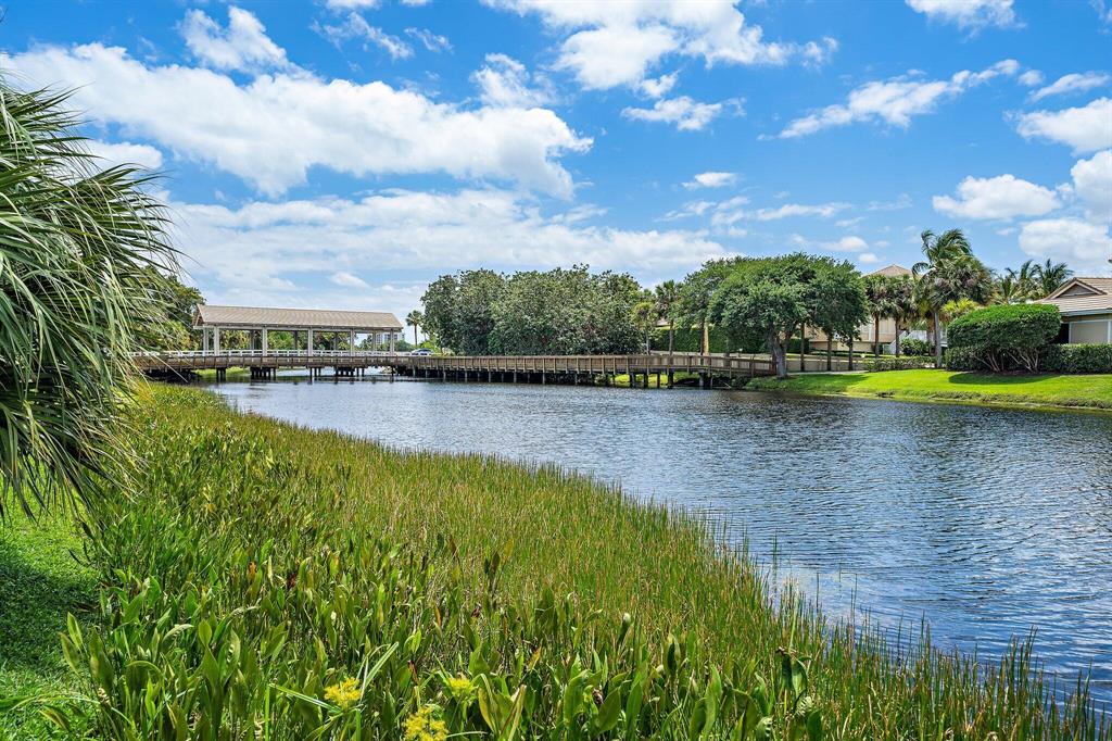 WATERBEND AT JONATHANS LANDING CONDO - Residential