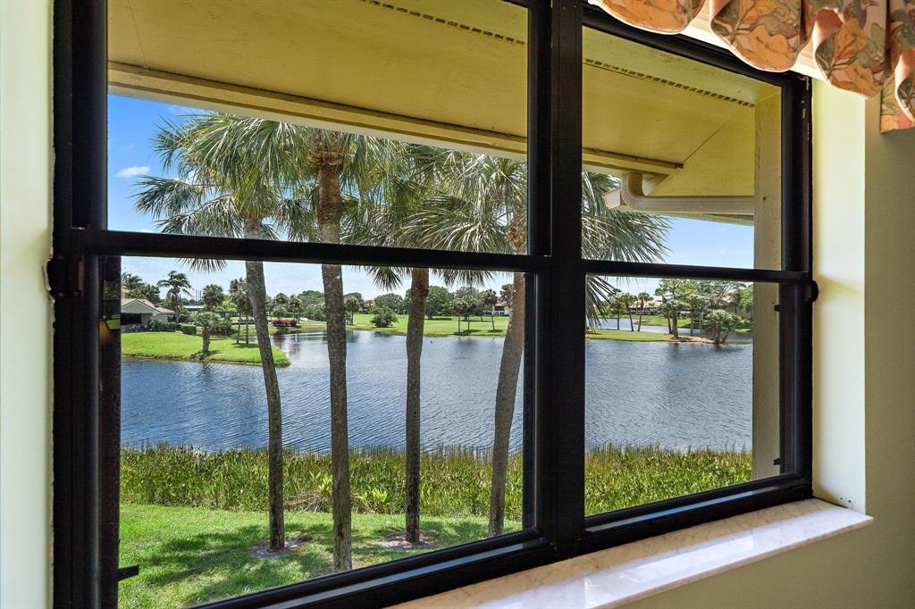 WATERBEND AT JONATHANS LANDING CONDO - Residential