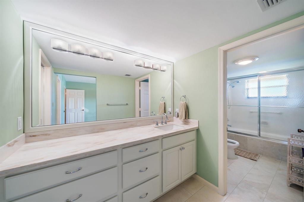 WATERBEND AT JONATHANS LANDING CONDO - Residential