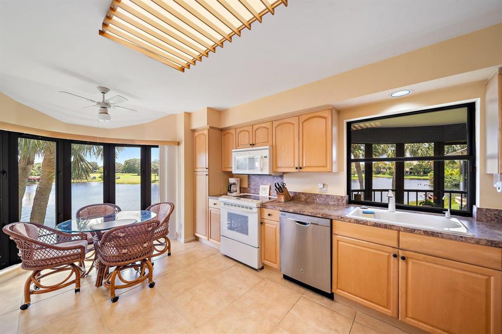 WATERBEND AT JONATHANS LANDING CONDO - Residential