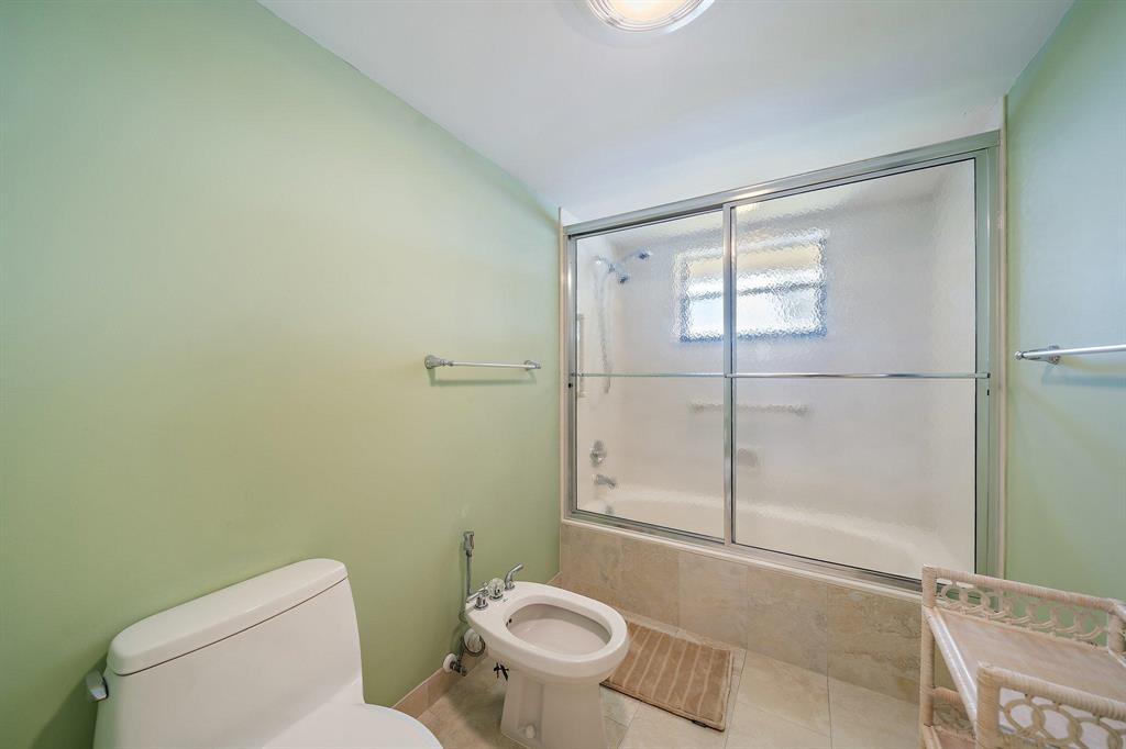 WATERBEND AT JONATHANS LANDING CONDO - Residential