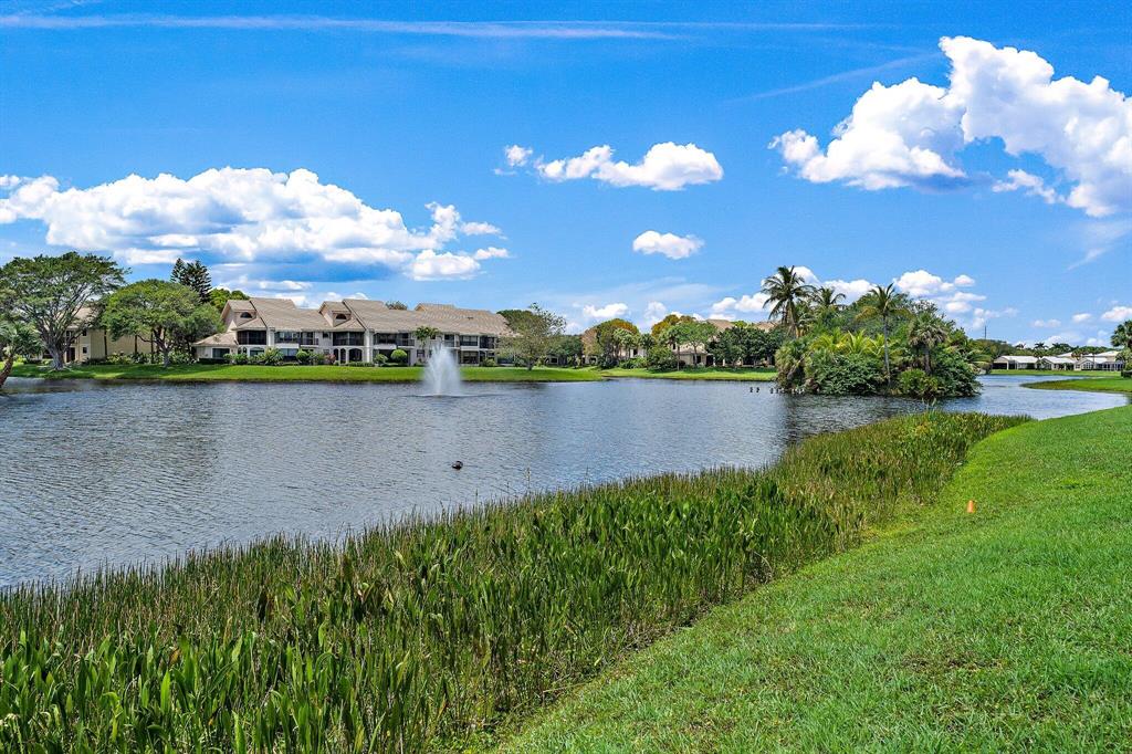 WATERBEND AT JONATHANS LANDING CONDO - Residential