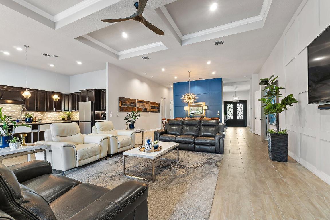 SHORES POINTE - Residential