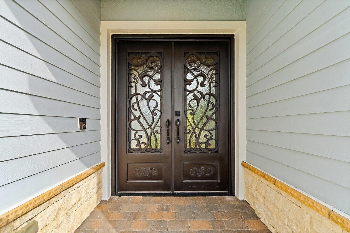 SHORES POINTE - Residential