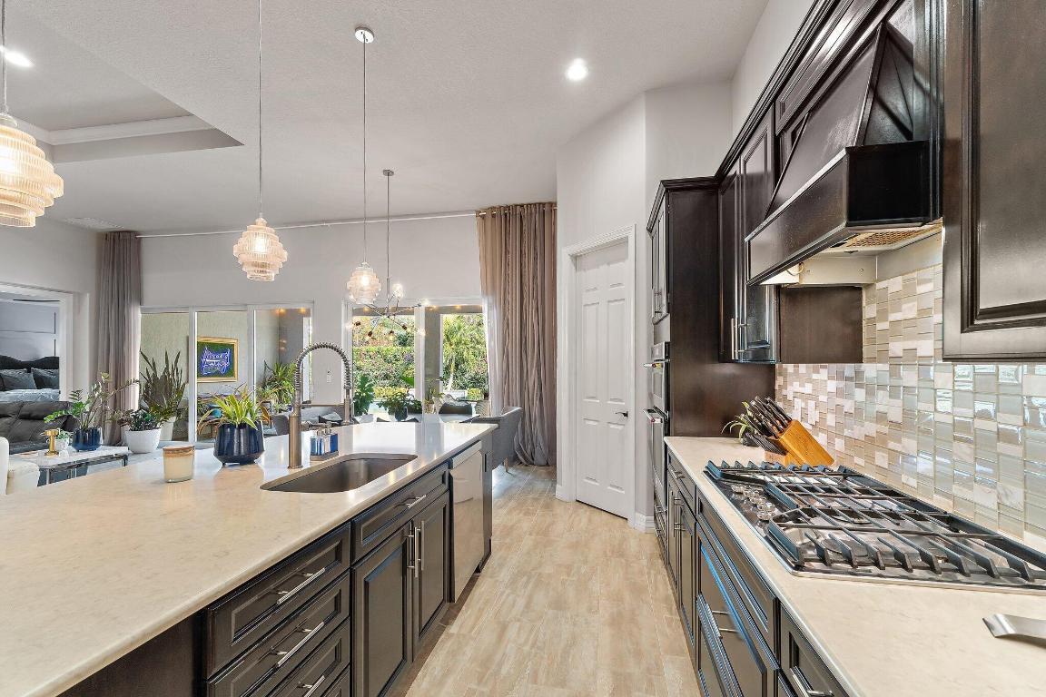 SHORES POINTE - Residential