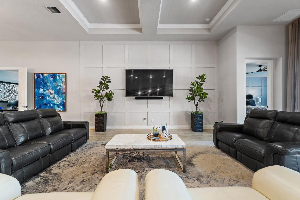 SHORES POINTE - Residential