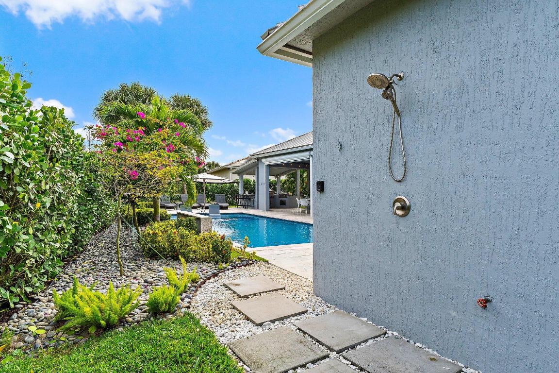 SHORES POINTE - Residential