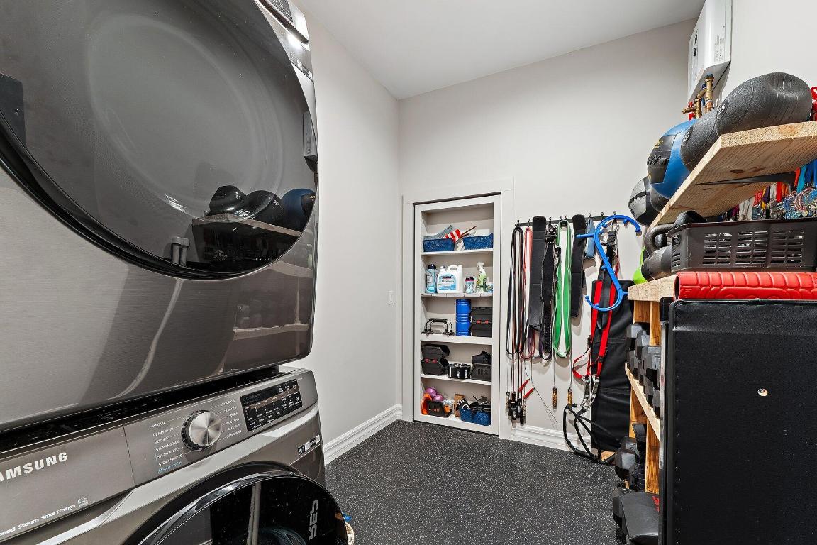 SHORES POINTE - Residential