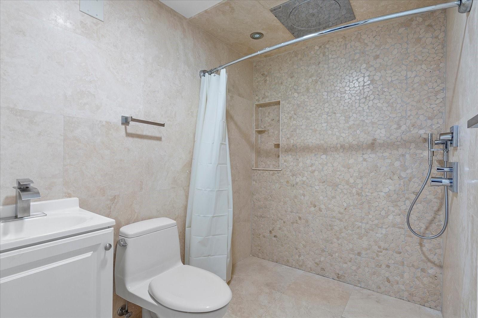 RIO VISTA ISLES - Residential Lease
