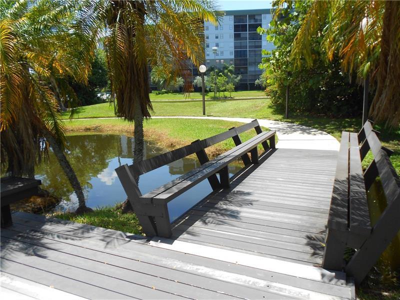 CYPRESS BEND CONDOMINIUM VI - Residential Lease