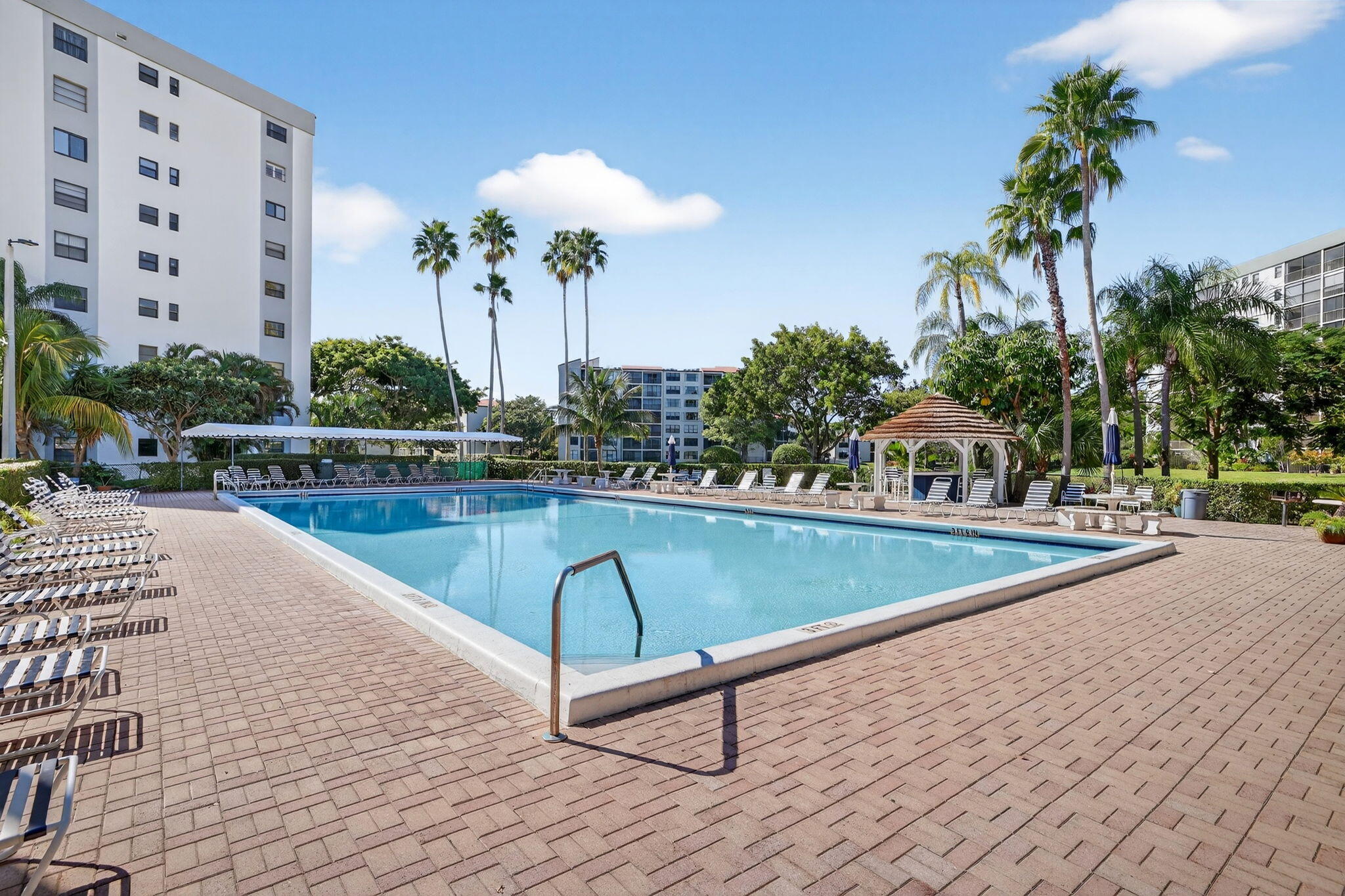 CYPRESS BEND CONDOMINIUM VI - Residential Lease