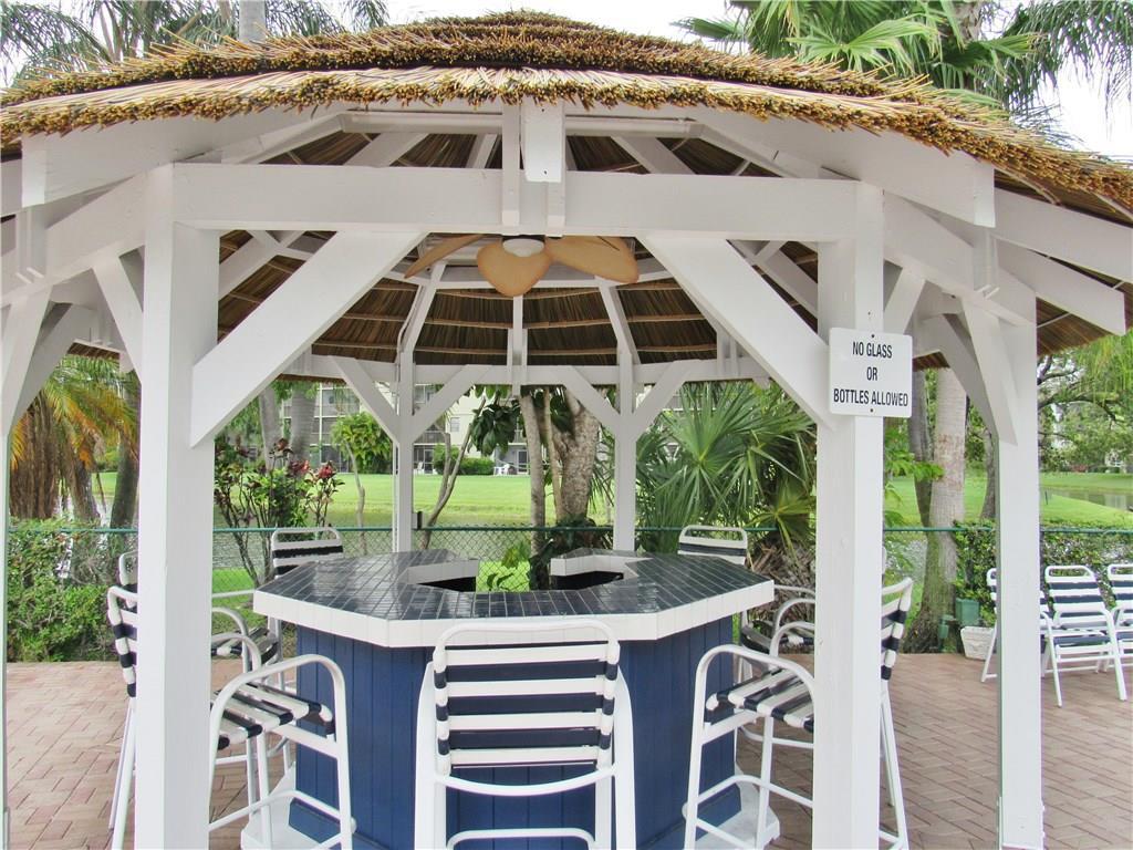 CYPRESS BEND CONDOMINIUM VI - Residential Lease