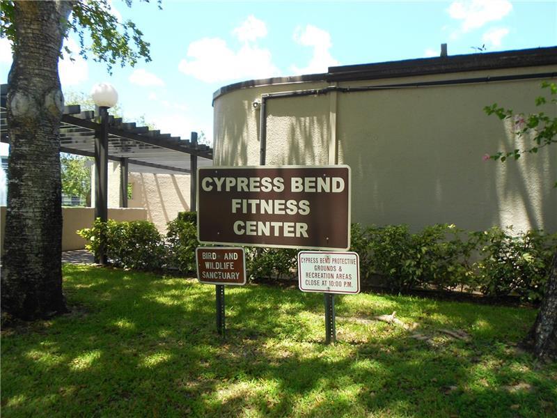 CYPRESS BEND CONDOMINIUM VI - Residential Lease
