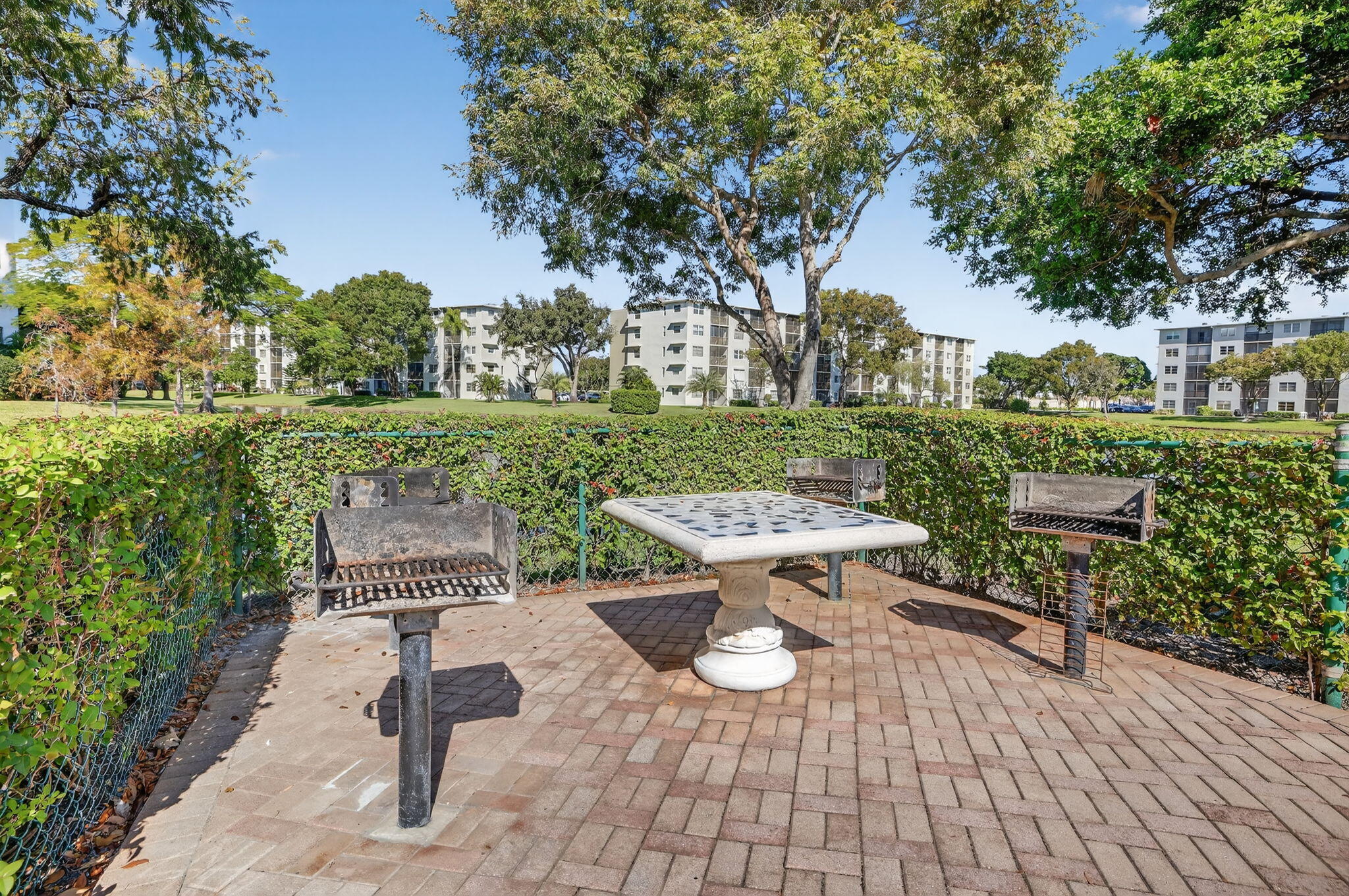 CYPRESS BEND CONDOMINIUM VI - Residential Lease