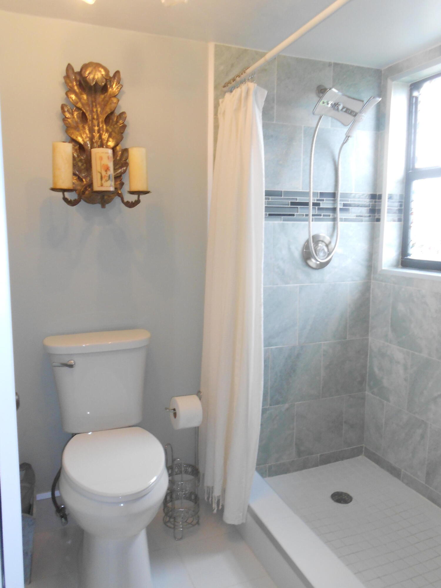 CYPRESS BEND CONDOMINIUM VI - Residential Lease