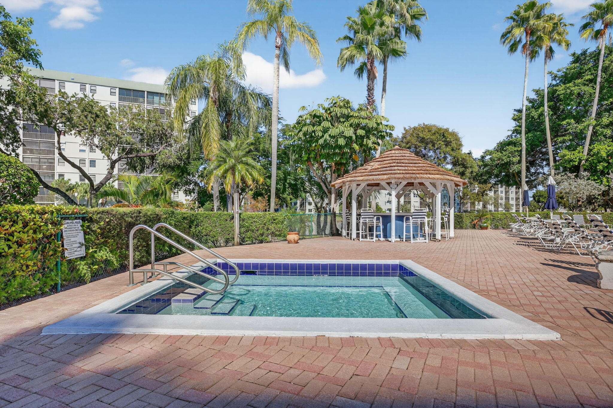 CYPRESS BEND CONDOMINIUM VI - Residential Lease