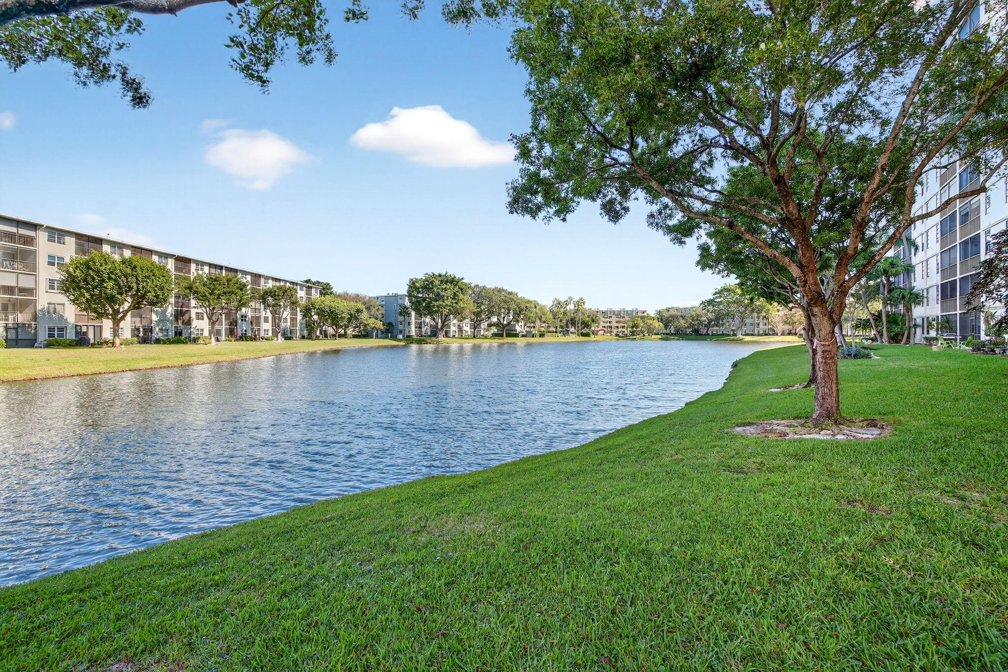 CYPRESS BEND CONDOMINIUM VI - Residential Lease