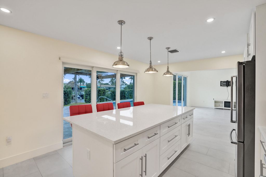 Photo of 320 SE 5th Avenue, Pompano Beach, FL 33060 (MLS # B26022665)