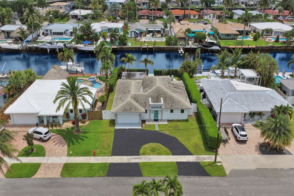 Photo of 320 SE 5th Avenue, Pompano Beach, FL 33060 (MLS # B26022665)