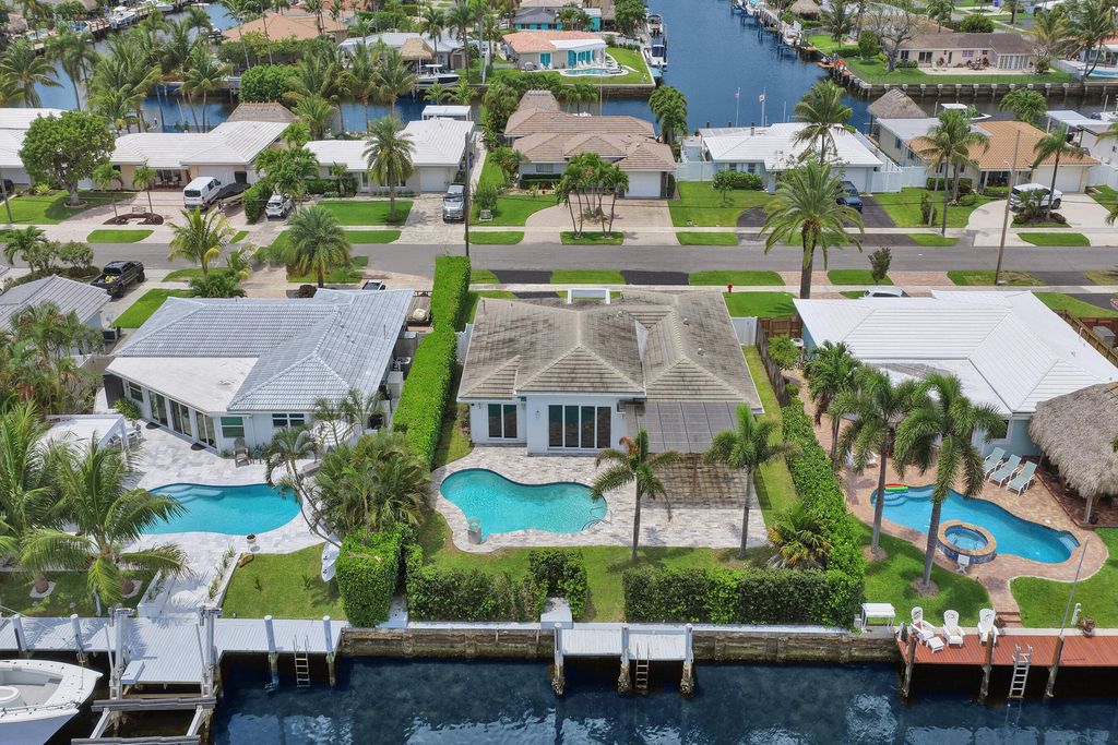 Photo of 320 SE 5th Avenue, Pompano Beach, FL 33060 (MLS # B26022665)