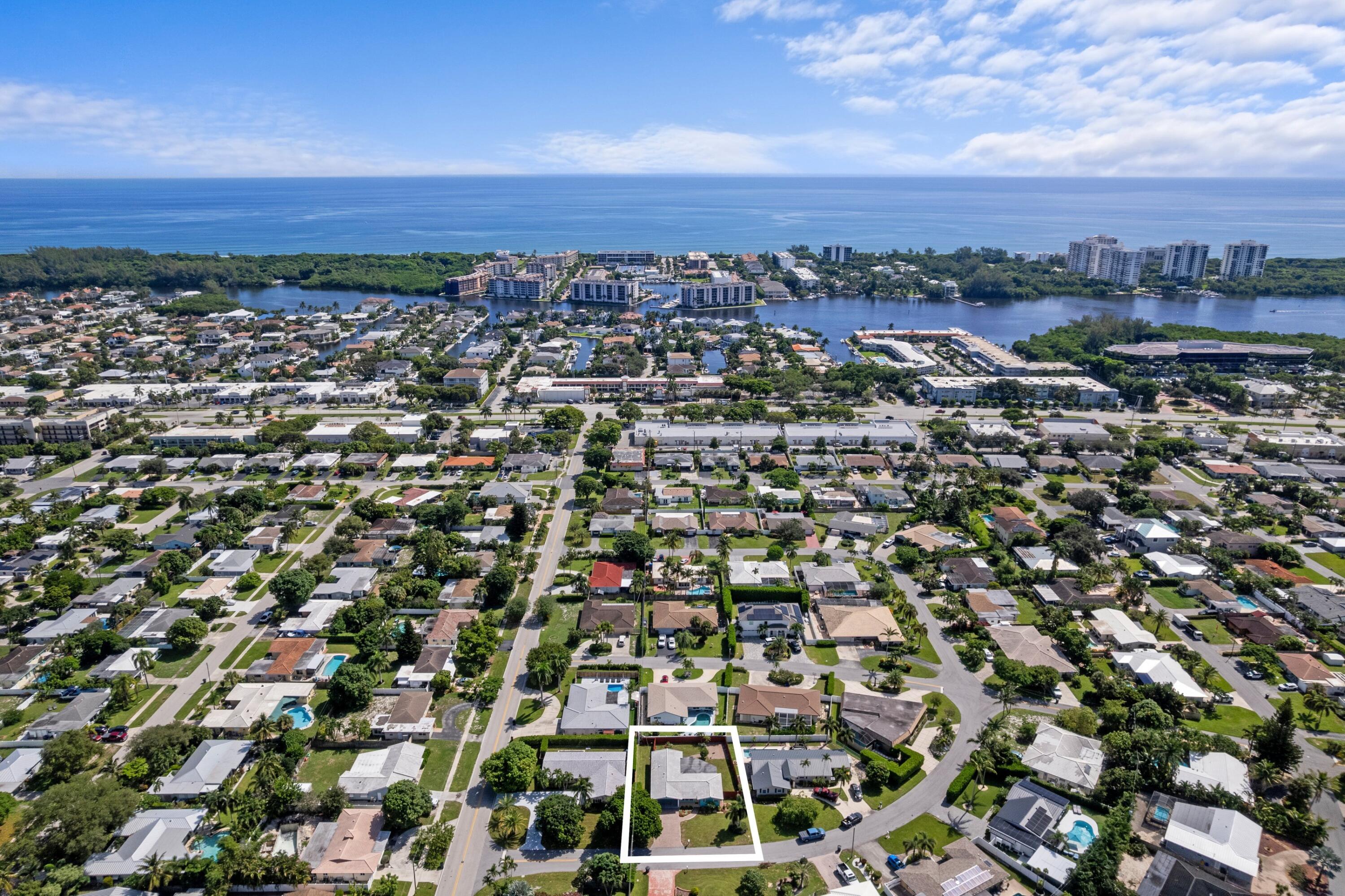 2750 NE 27TH Circle