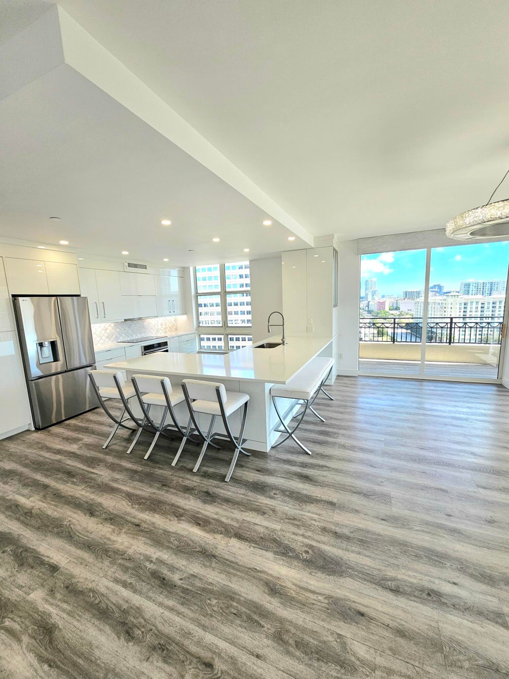 Photo of 550 OKEECHOBEE Boulevard #1402, West Palm Beach, FL 33401 (MLS # B26075033)