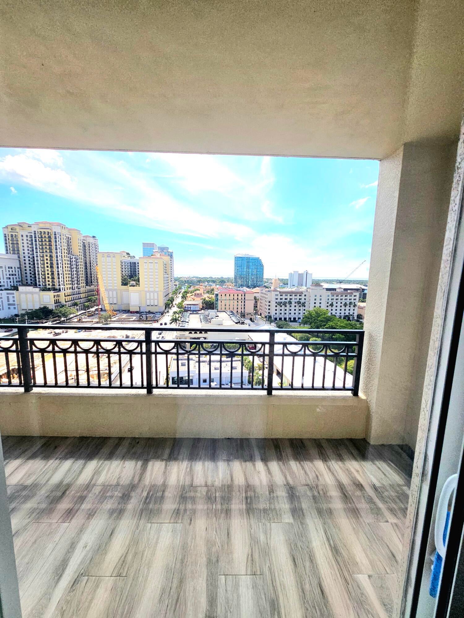 550 OKEECHOBEE Boulevard 1402