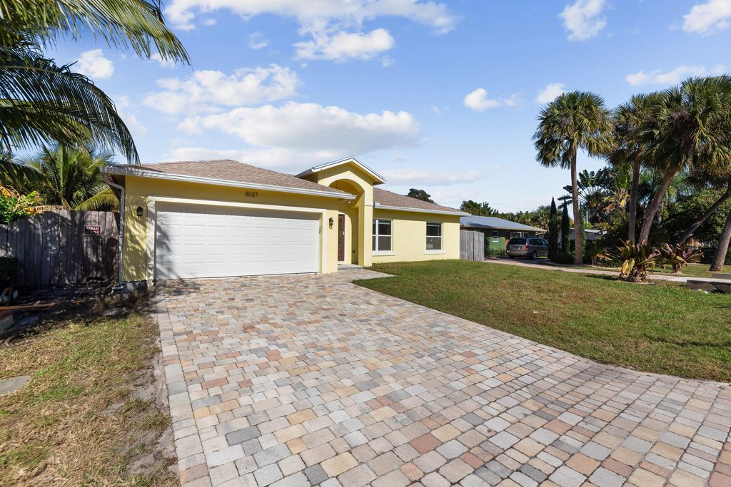 Photo of 3037 SE Iris Street, Stuart, FL 34997 (MLS # R11158762)