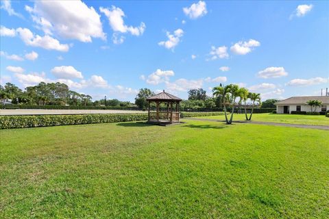 A home in Loxahatchee