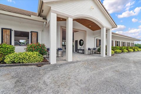 A home in Loxahatchee